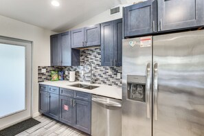 Interior - Sun-Drenched Sanctuary Near Las Olas & Beaches! (Fort Lauderdale)