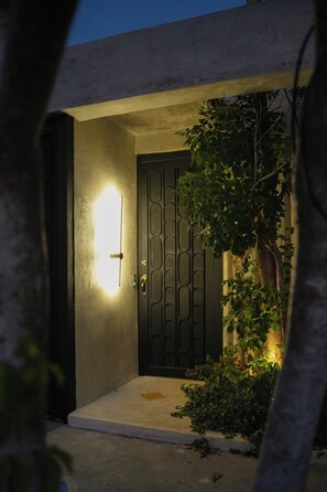 Exterior detail - House in Merida near Parque de las Americas. (For families and couples) (Mérida)