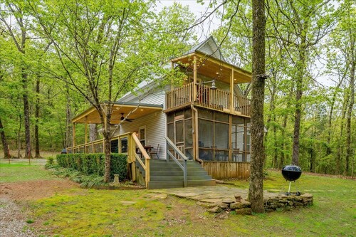 Crooked H Cabin on the Mulberry River/ OHV Trails