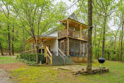 Crooked H Cabin on the Mulberry River/ OHV Trails