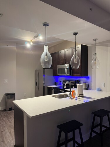 Cozy high rise in Buckhead with city view