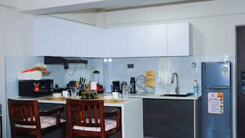 Apartment, Balcony, City View | Private kitchen