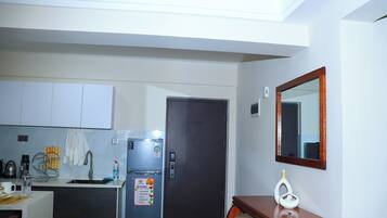 Apartamento, balcón, vistas a la ciudad | Cocina privada