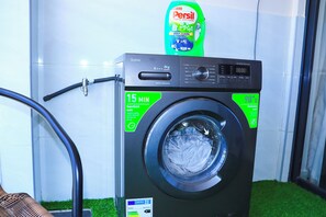 Apartamento, sacada, vista para a cidade | Parte interna