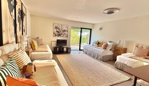 Vila Algarvve II-5 mn walking from Beach-heated pool-see view-16 pax