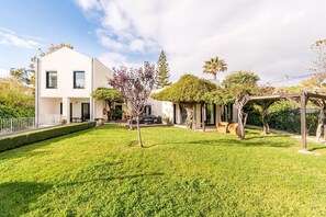 Property grounds - Vila Algarvve II-5 mn walking from Beach-heated pool-see view-16 pax (Albufeira)