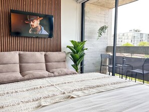 1 slaapkamer, een strijkplank/strijkijzer, wifi, beddengoed