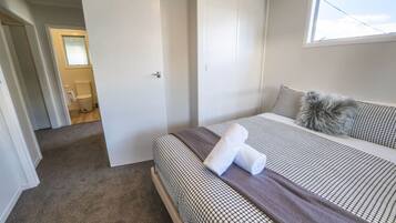 Bügeleisen/Bügelbrett, WLAN, Bettwäsche