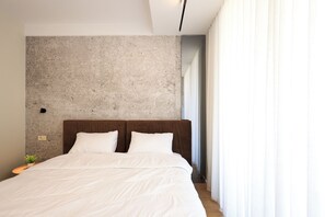 1 bedroom, iron/ironing board, WiFi, bed sheets - One Bedroom Apartment with City and Mountain View (Tiranë)