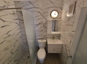 Toallas, jabón, papel higiénico