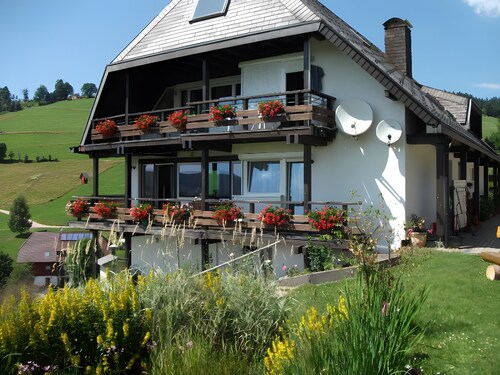 Appartement « Fichte » avec vue sur la montagne, terrasse commune et Wi-Fi