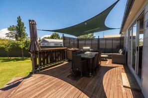 Outdoor dining - Fisherman`s Friend - Twizel (Twizel)