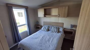 2 bedrooms, individually decorated, individually furnished, free WiFi