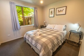 2 bedrooms, WiFi, bed sheets - Hideaway on Cass – Your Private Sanctuary (Twizel)
