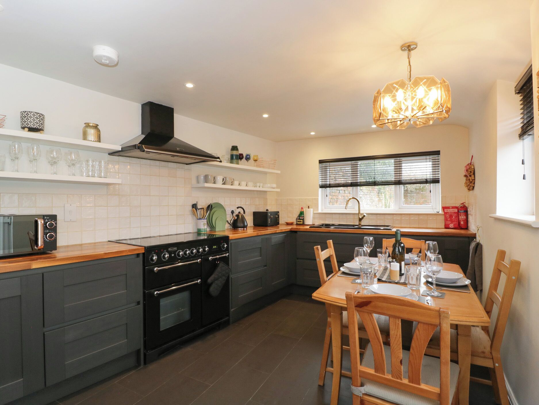 Dishwasher, cookware/dishes/utensils