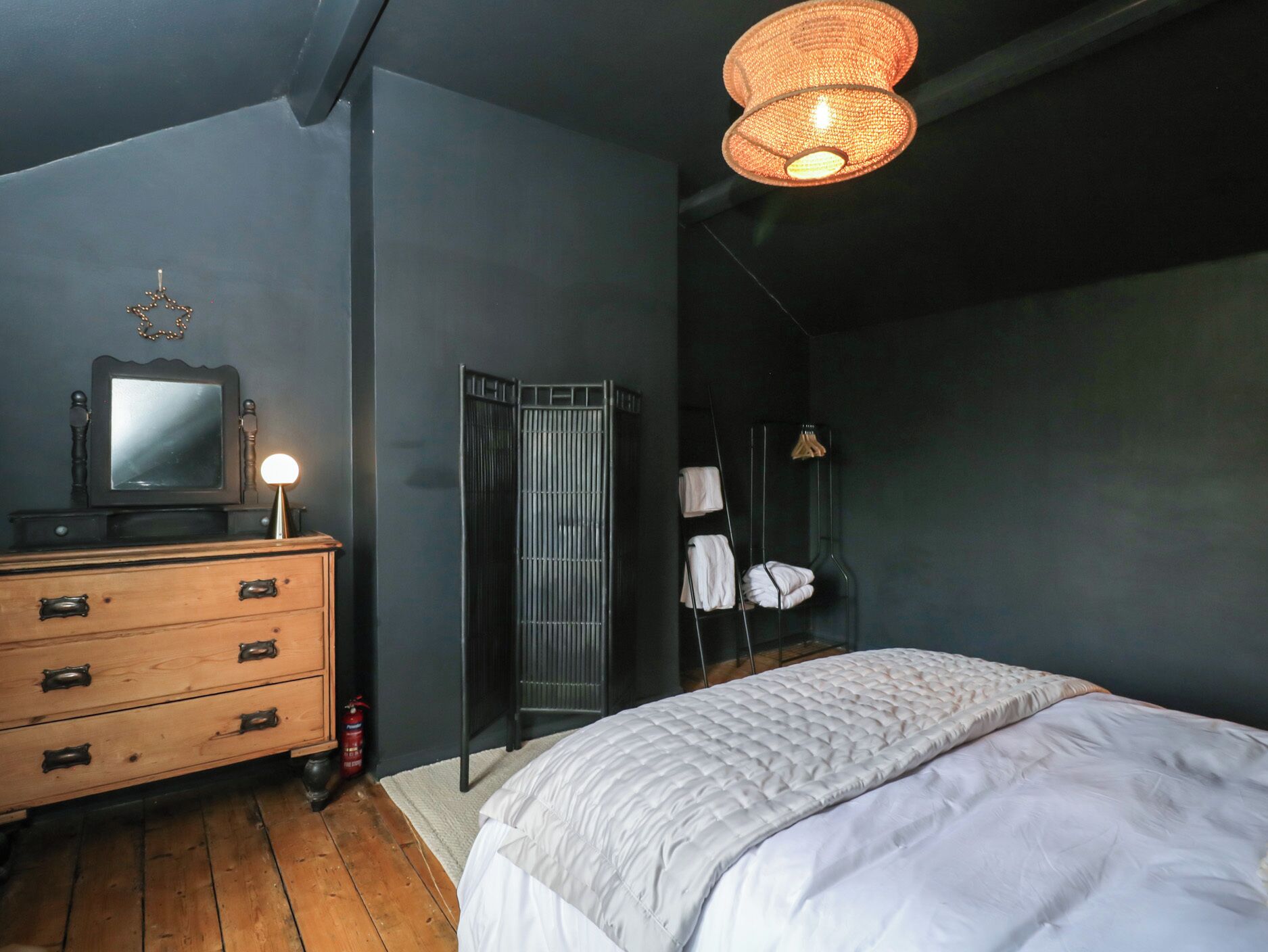 2 bedrooms, individually decorated, individually furnished, free WiFi