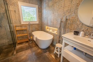 Hair dryer, towels - Grand Glen Lyon - Big & Beautiful (Twizel)