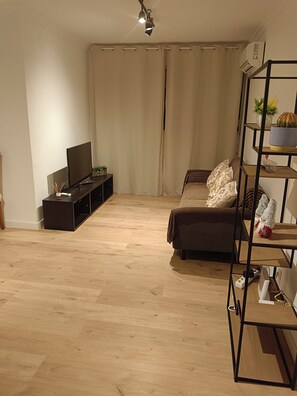 Smart TV - Apartment centrally located and very well connected to enjoy the beaches of Cadiz. (Jerez de la Frontera)