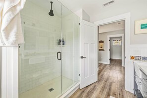 Shower, hair dryer, towels, shampoo - The Hearth House ~ Sauna, Gym, Spa, Fireplace (Charlotte)