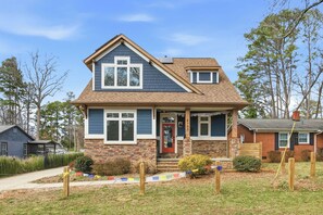 Exterior - The Hearth House ~ Sauna, Gym, Spa, Fireplace (Charlotte)