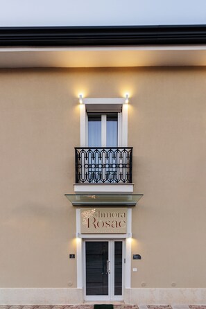 Exterior detail - Dimora Rosae (Telese)