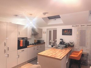 Room, 1 Bedroom | Interior