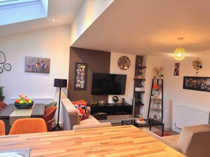 Room, 1 Bedroom | Living room