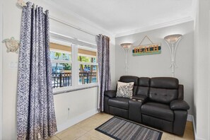 Interior - Visit Coconut Villa`s Suite 4! (Redington Shores)