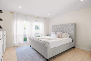 4 bedrooms, WiFi, bed sheets - Stylish 4BR Scottsdale Home with Pool & Fireplace (Scottsdale)