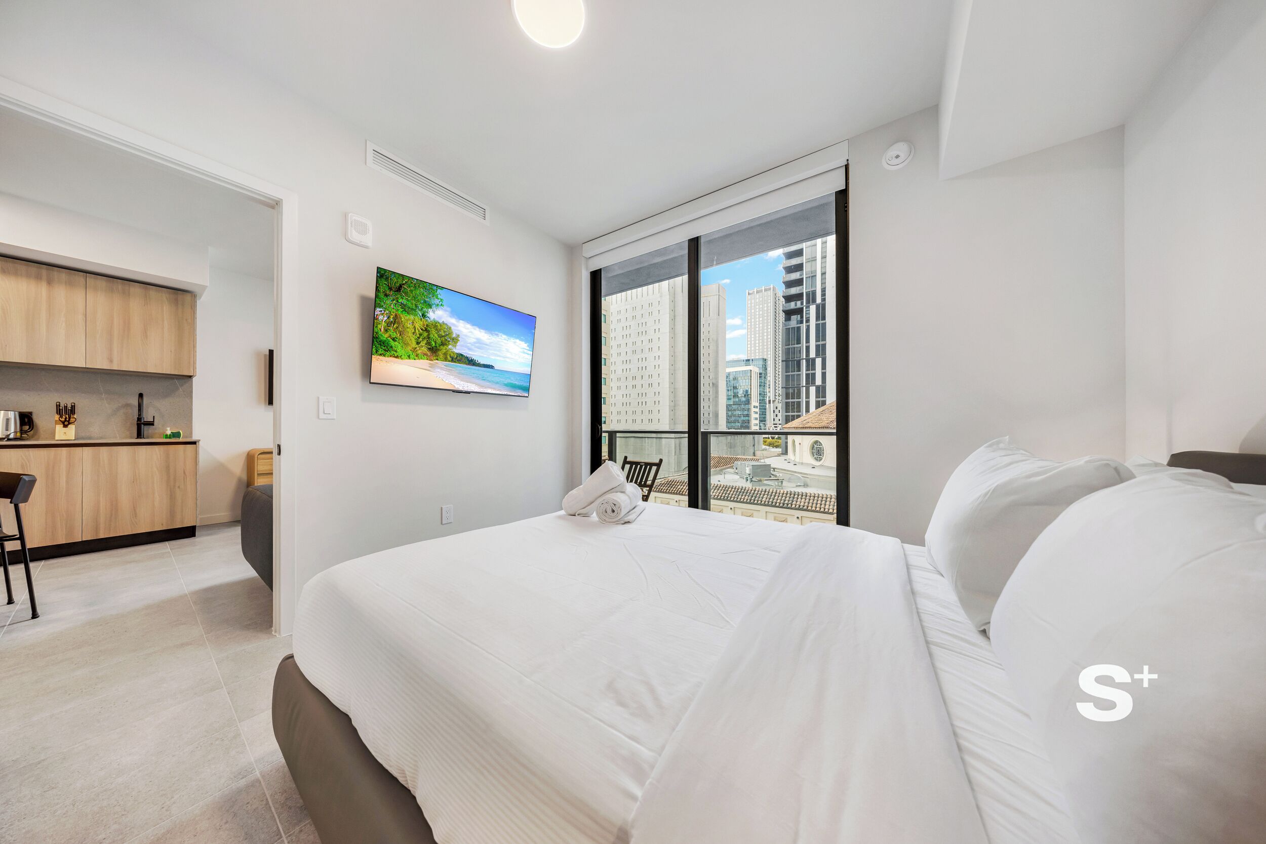 Studio, Balcony, City View