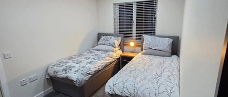 2 bedrooms, iron/ironing board, free WiFi, bed sheets