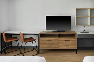 Estudio, 2 camas de matrimonio | Cortinas opacas, wifi gratis, ropa de cama