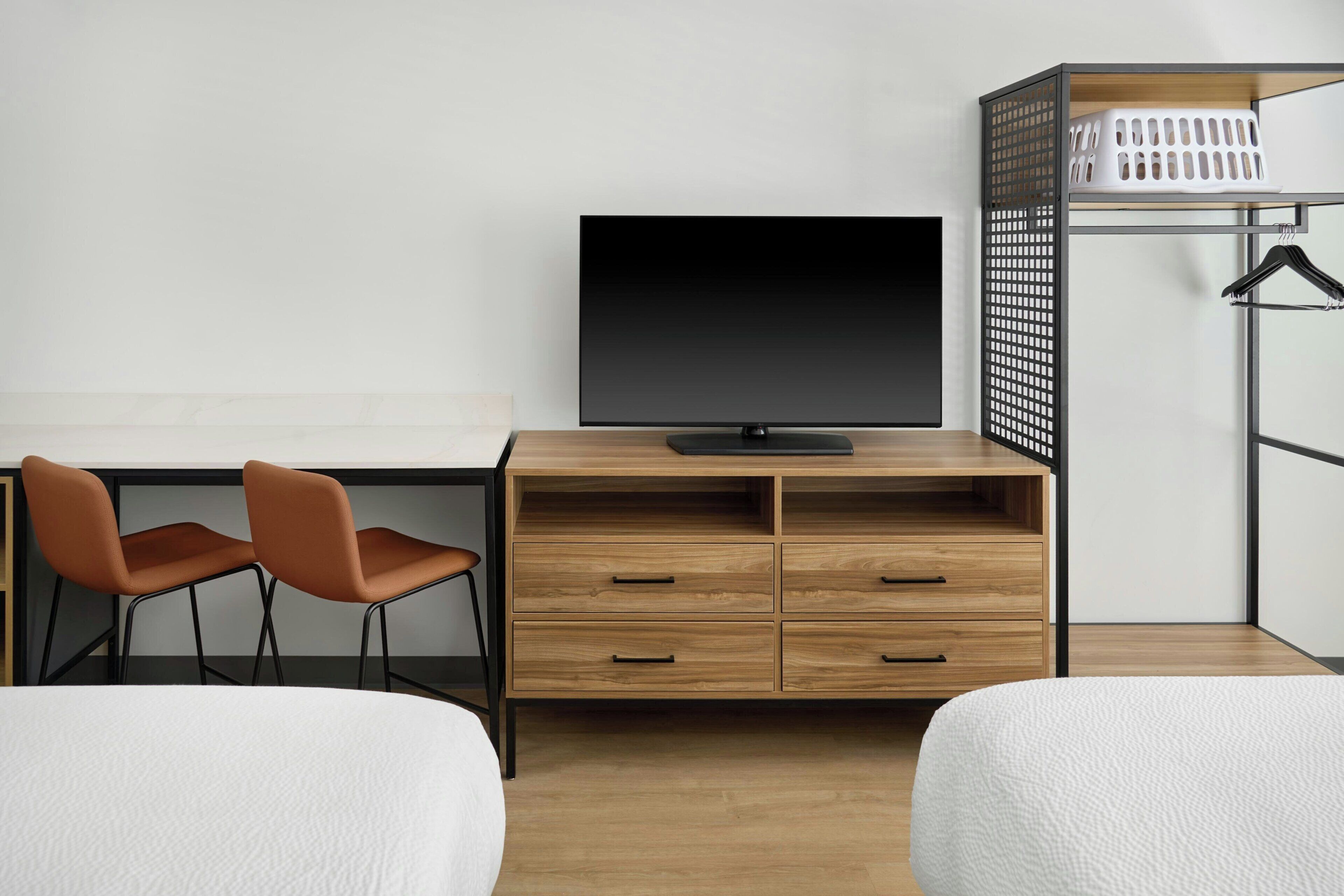 Surmatelas, rideaux occultants, Wi-Fi gratuit, draps fournis