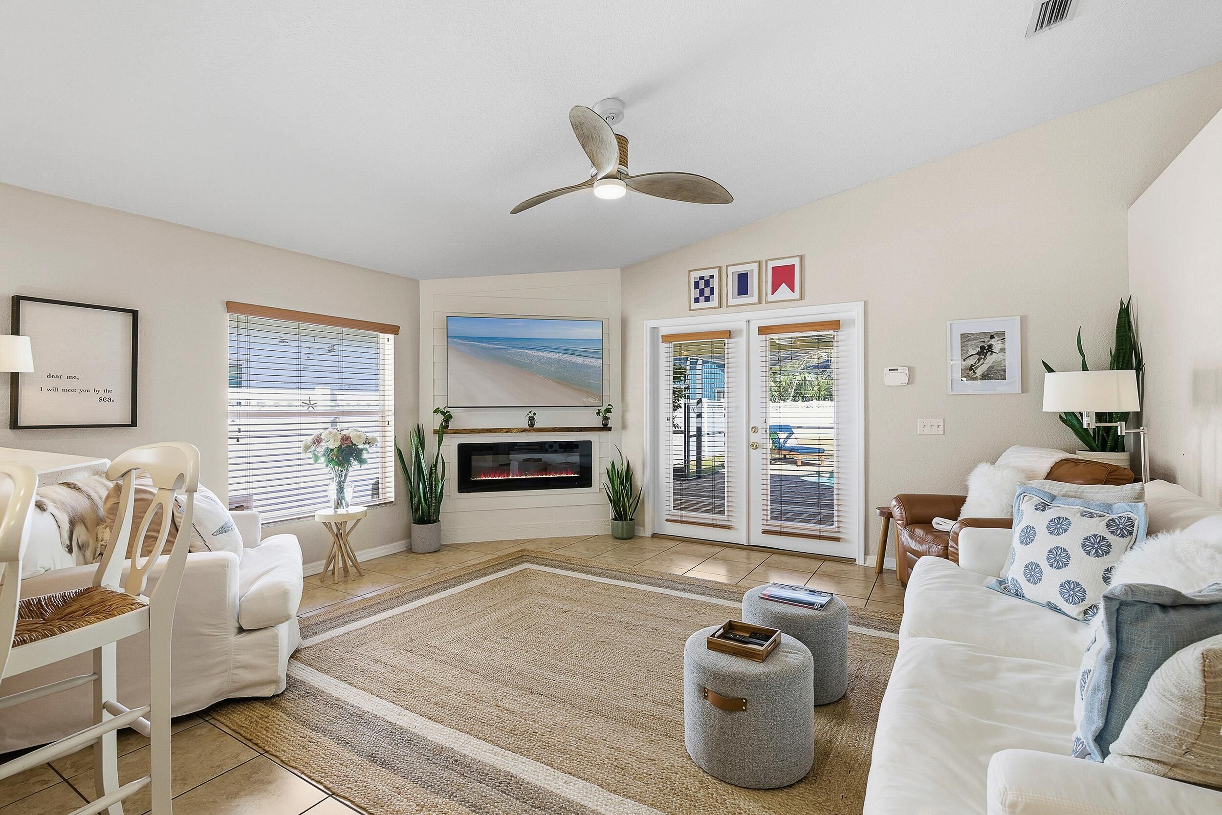 House, Multiple Beds (Sip of Sun) | Living area