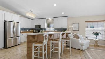 House, Multiple Beds (Sip of Sun) | Interior