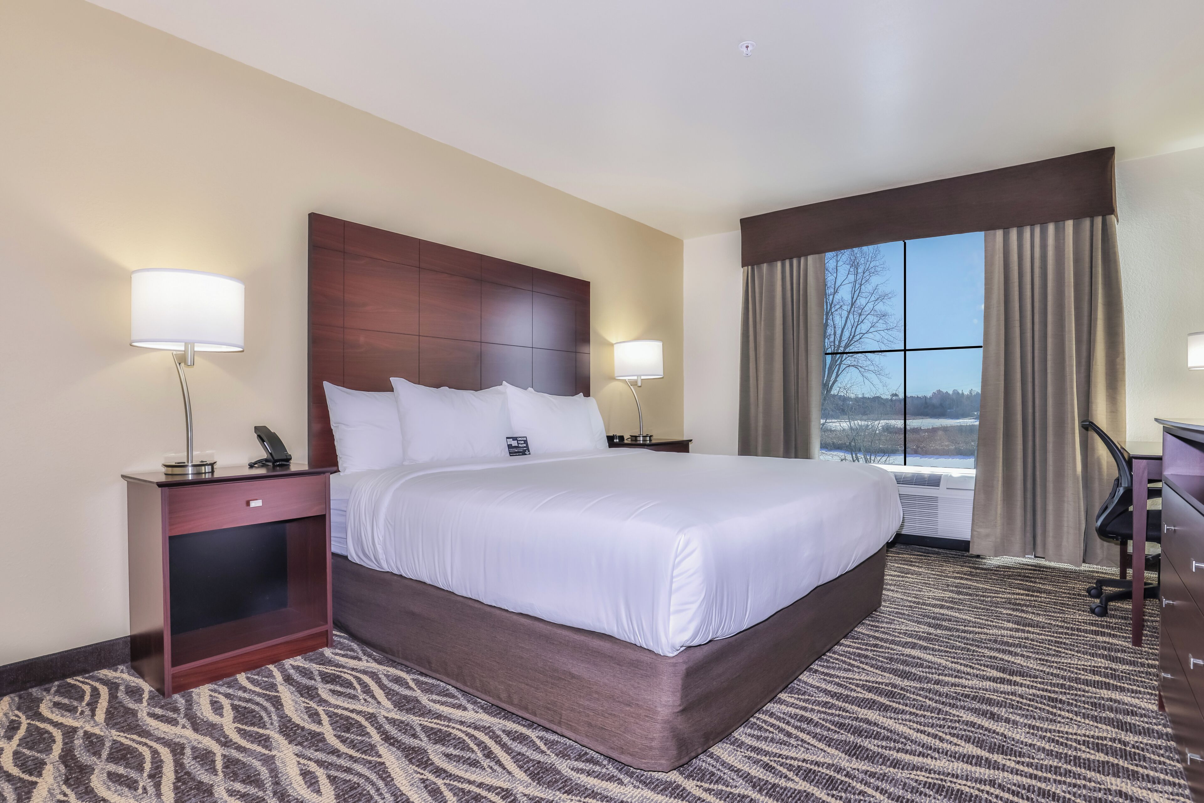 โต๊ะทำงาน, พื้นที่ทำงานแบบใช้แล็ปท็อป, เตารีด/โต๊ะรีดผ้า, Wi-Fi ฟรี