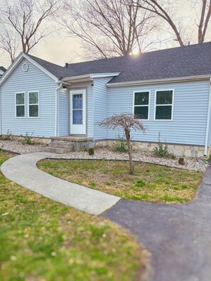 Exterior detail - Vintage BG Home — Historic Charm, Prime Location (Bowling Green)