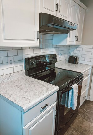 Private kitchen - Vintage BG Home — Historic Charm, Prime Location (Bowling Green)