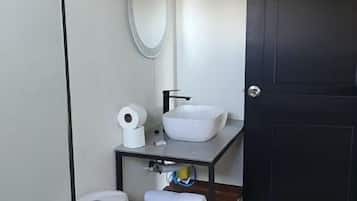 Håndklær og toalettpapir