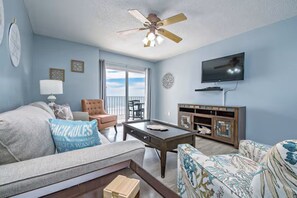Living area - Beachfront at Ocean House II
It’s Shore Paradise (Gulf Shores)