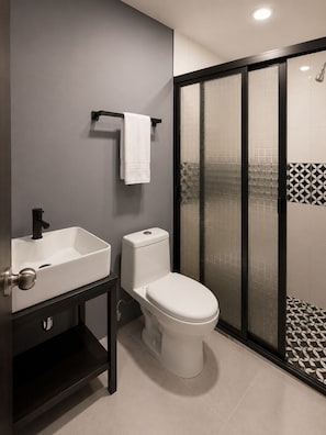 Shower, towels, soap, shampoo - Adhoc Macro (Monterrey)