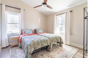 3 habitaciones, tabla de planchar con plancha, wifi y ropa de cama 