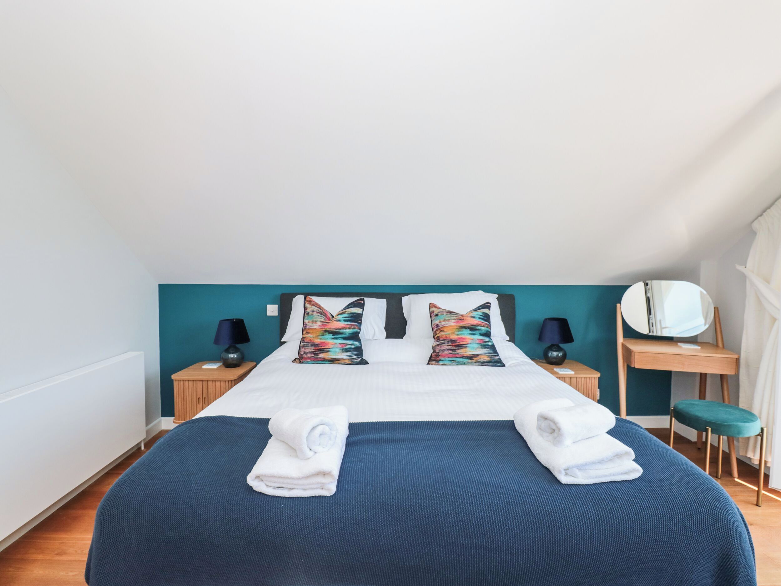 2 habitaciones, decoración personalizada y muebles diferentes 