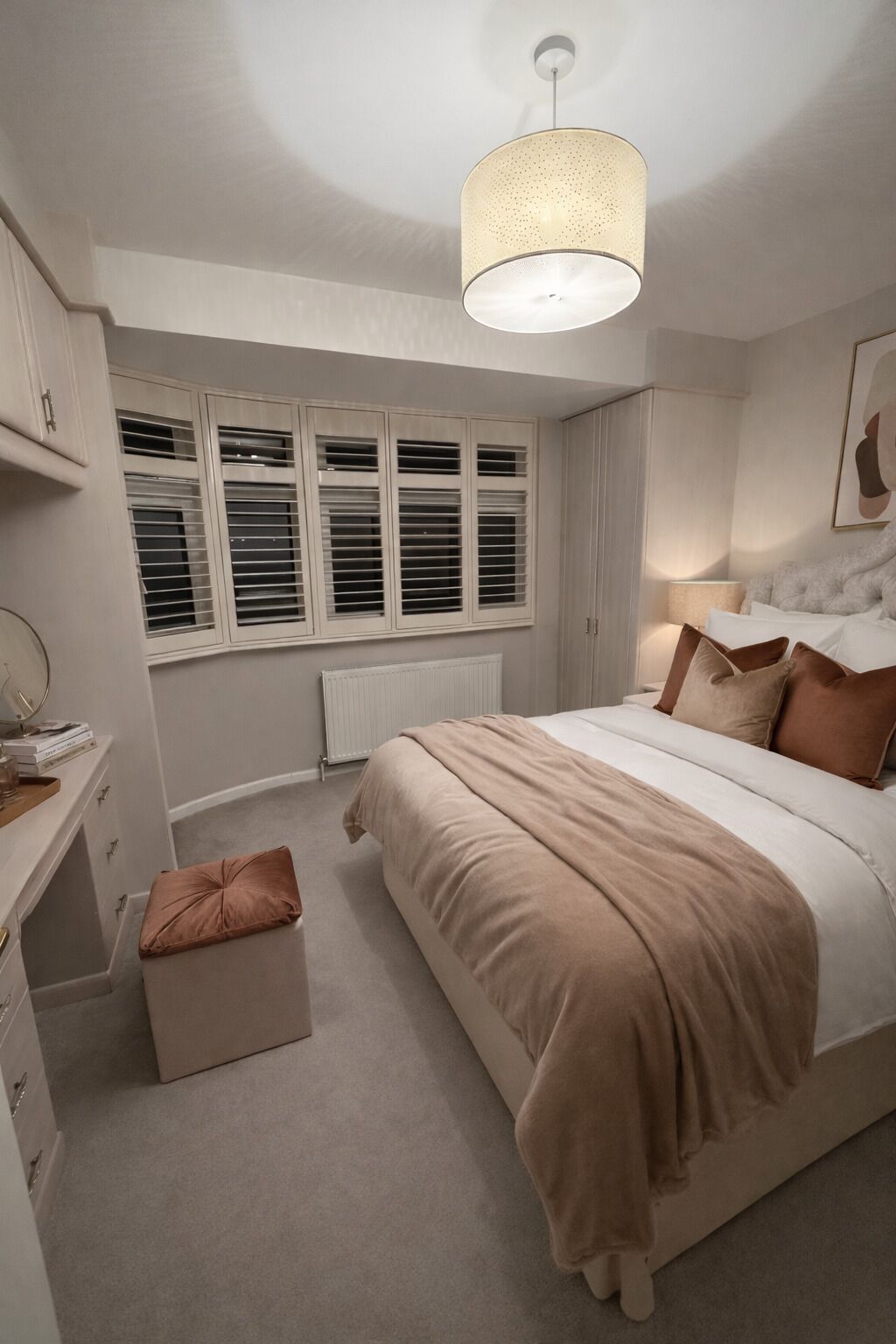 4 bedrooms, iron/ironing board, bed sheets
