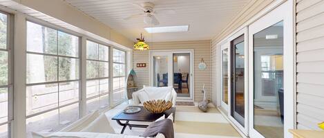 المنشأة من الداخل