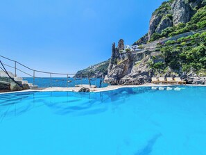 Outdoor pool - AMORE RENTALS-Villa Incanto sul Mare-Exclusive Oasis, Private Chef & Sea Access (Campania)