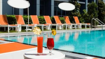 Een verwarmd zwembad