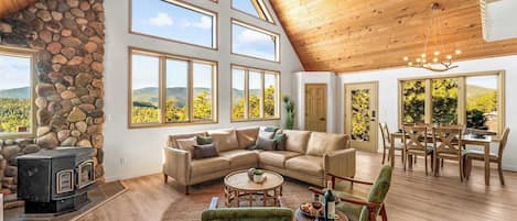 Téléviseur, foyer, jeux vidéo, lecteur de DVD