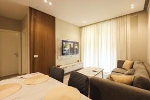 Interior - Cozy 1-bedroom apartment in soothing Tiranë with AC (Tiranë)