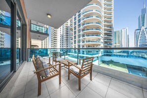 House - Stayshort - Chic 1BR Retreat in Dubai Marina That Sleeps 4 (Dubai)